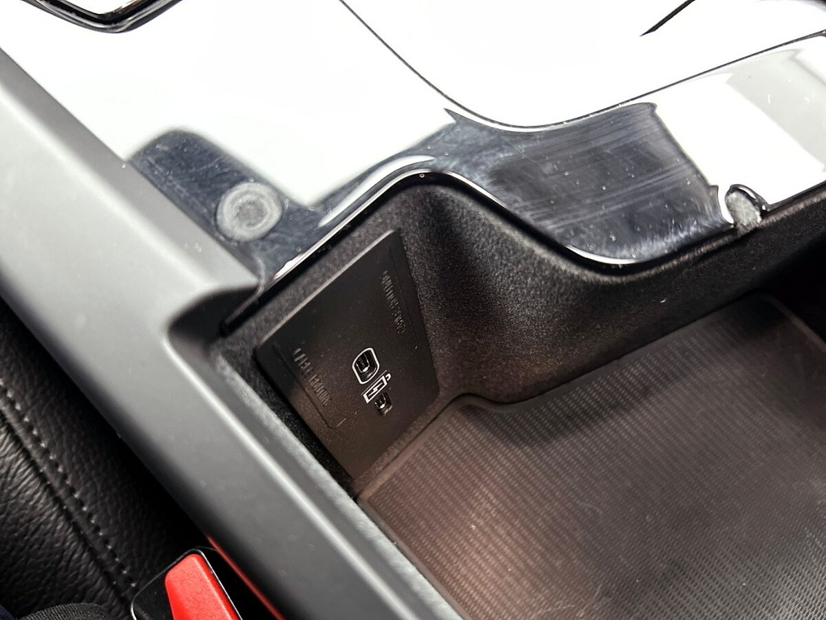 49419930 volvo xc60 t8 bright pano 20 inch long range 360 pilot assist 61