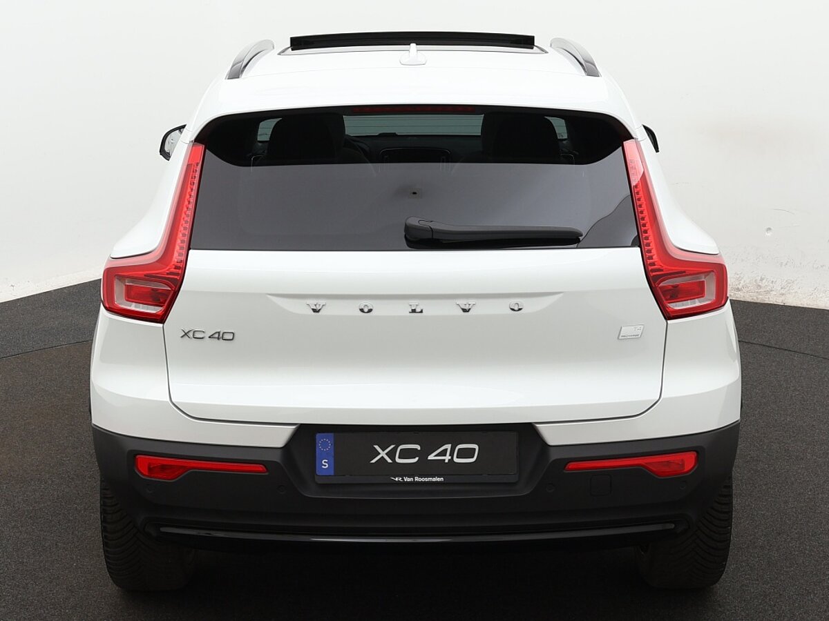 35142443 volvo xc40 1 5 t4 ultimate dark 9 03