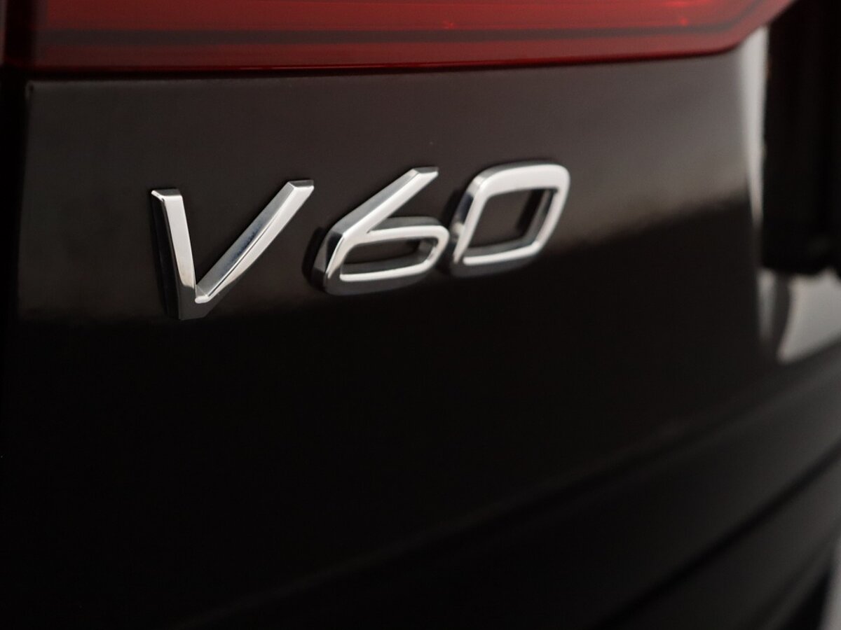 36129184 volvo v60 2 0 b4 momentum business trekhaak camera leder 520d5c