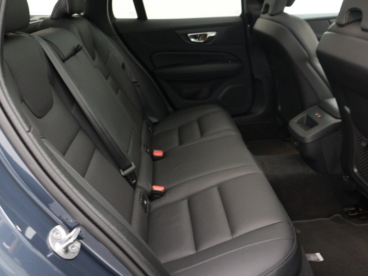 43852732 volvo v60 2 0 b4 plus dark trekhaak panoramadak 90