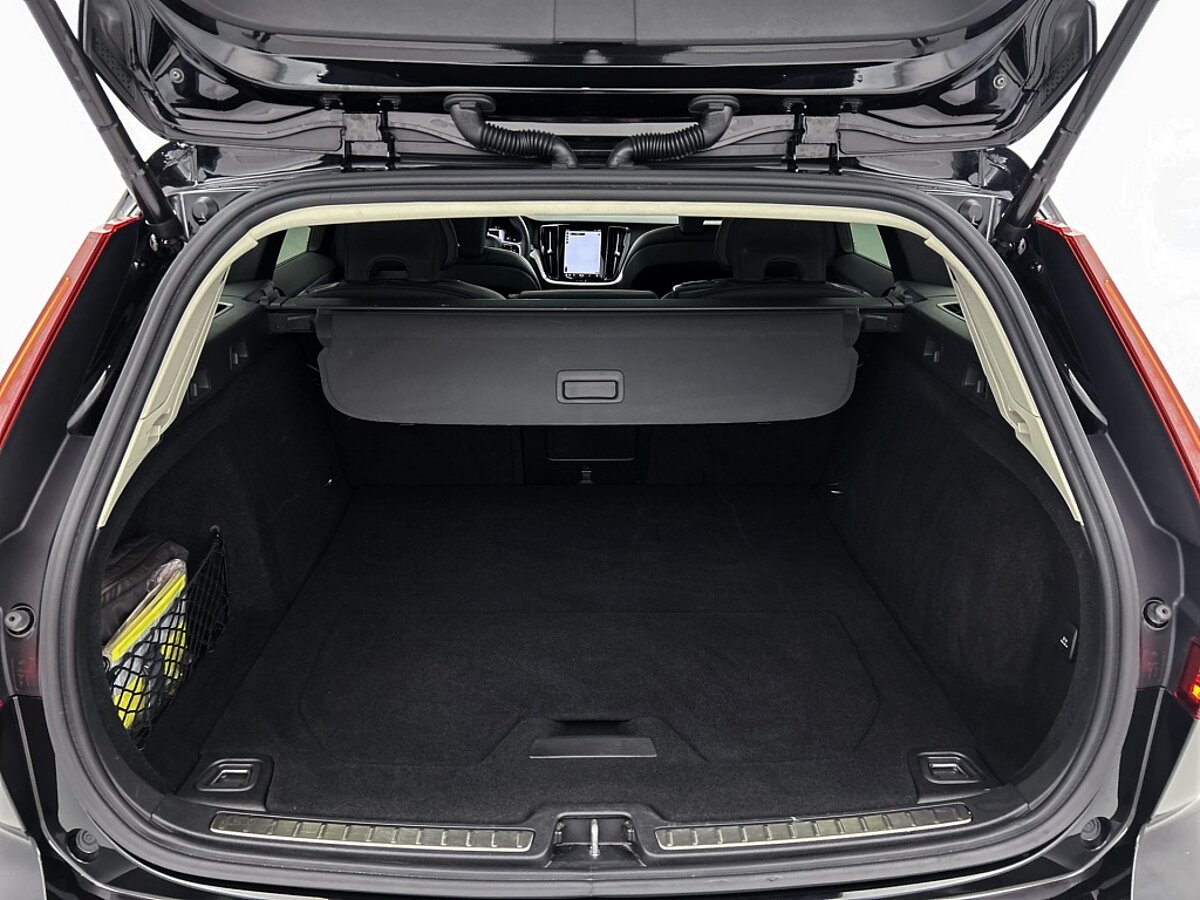 45216804 volvo v60 2 0 b3 plus dark 58