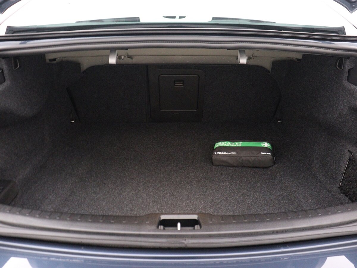 42113203 volvo s60 2 0 b4 plus dark panoramadak 19 lm velgen 7c4584