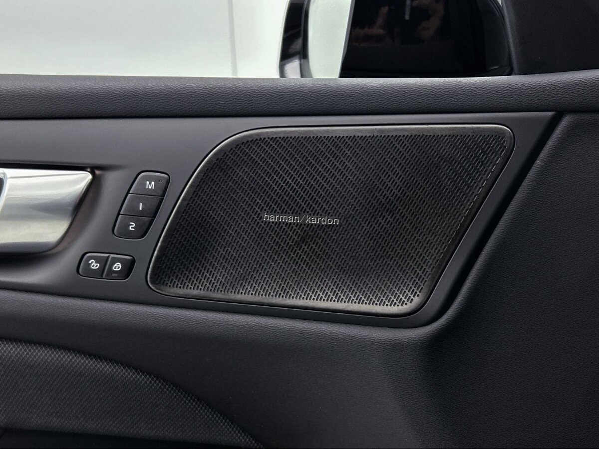 48563053 volvo v60 t6 plus dark panoramadak 19 velgen gentint glas 37