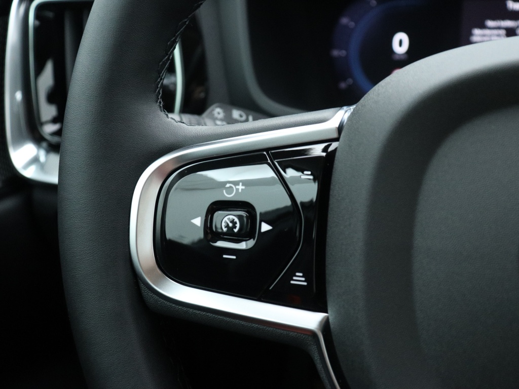 40173625 volvo v60 v60 b4 plus dark harman kardon audio nieuw uit voorraad 2820f5