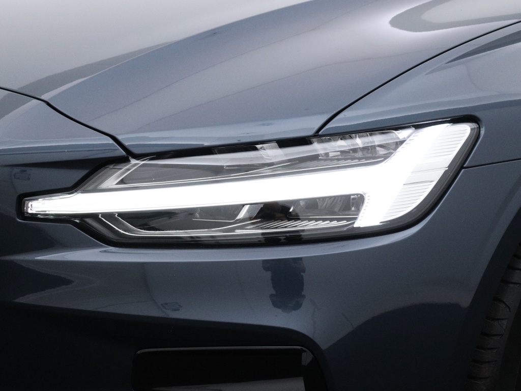 40173625 volvo v60 v60 b4 plus dark harman kardon audio nieuw uit voorraad e61037