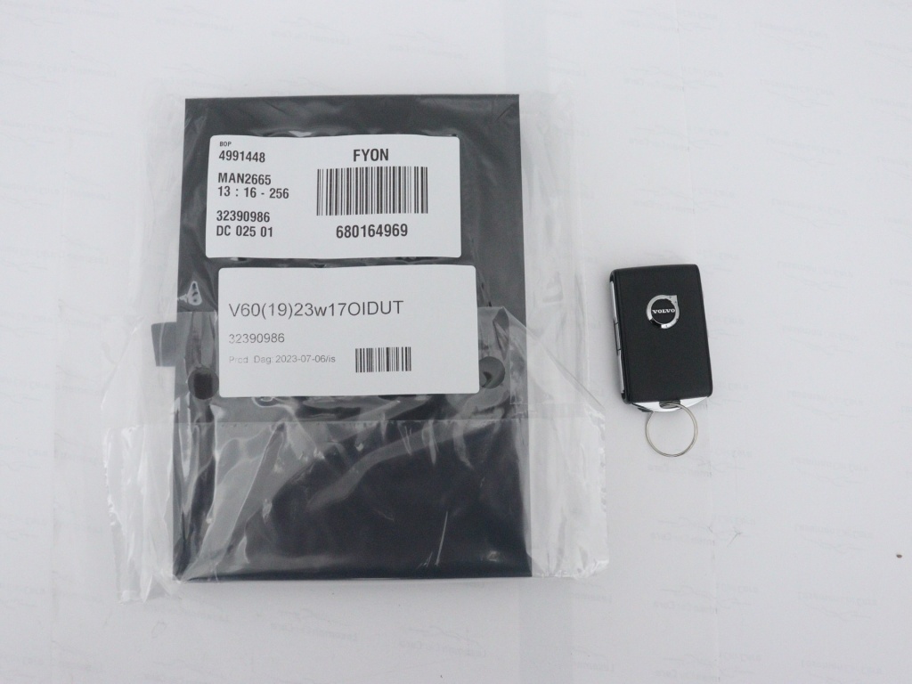 43755968 volvo v60 2 0 b3 plus dark sportstoelen zwarte hemel camera 1ce537