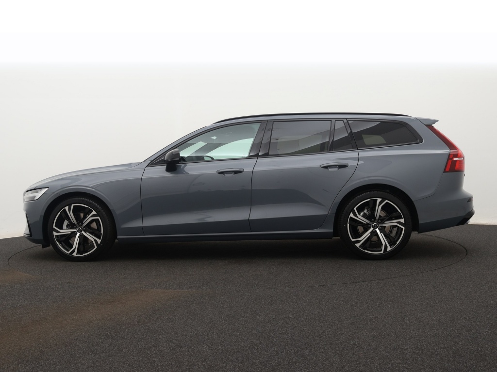43755968 volvo v60 2 0 b3 plus dark sportstoelen zwarte hemel camera 2 11