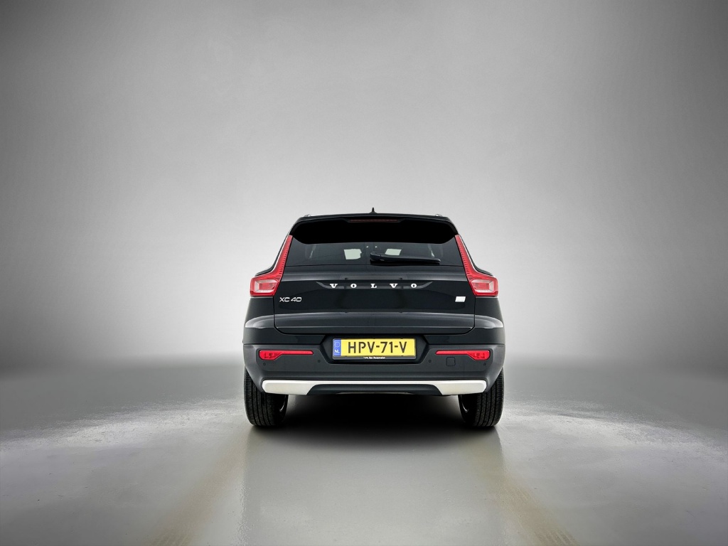 45429924 volvo xc40 1 5 t5 recharge r design 3 09