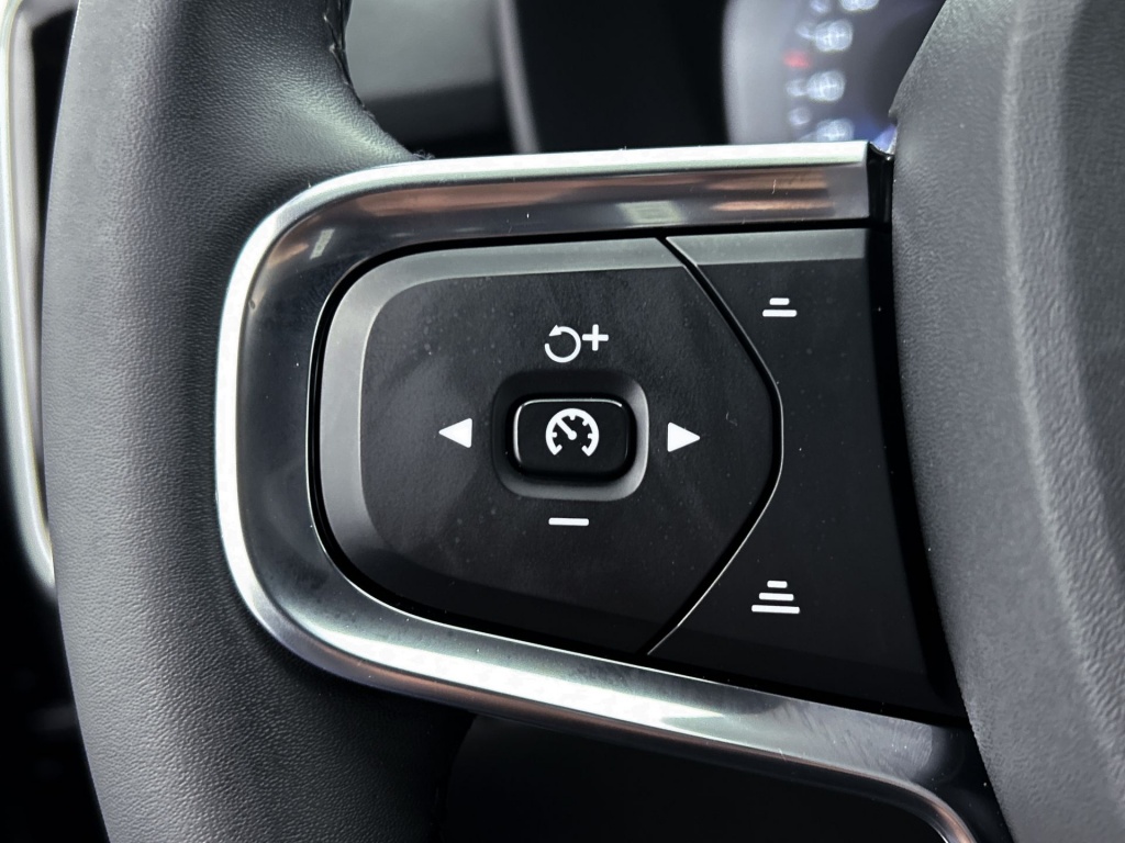 45429924 volvo xc40 1 5 t5 recharge r design 5fbe80