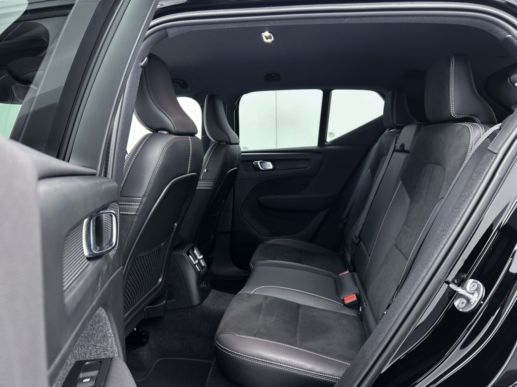 45429924 volvo xc40 1 5 t5 recharge r design 79811b