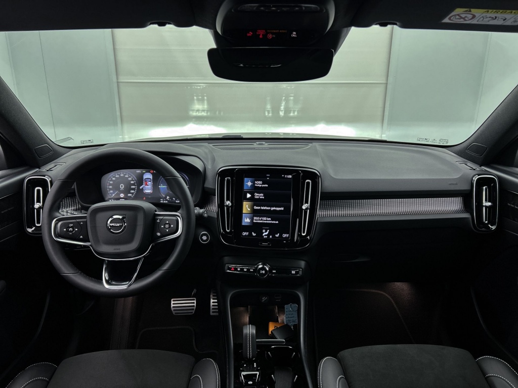 45429924 volvo xc40 1 5 t5 recharge r design 7 09