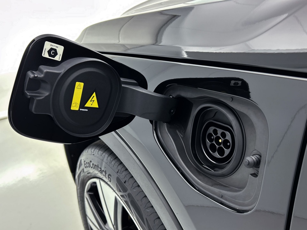 45429924 volvo xc40 1 5 t5 recharge r design 8a76c1