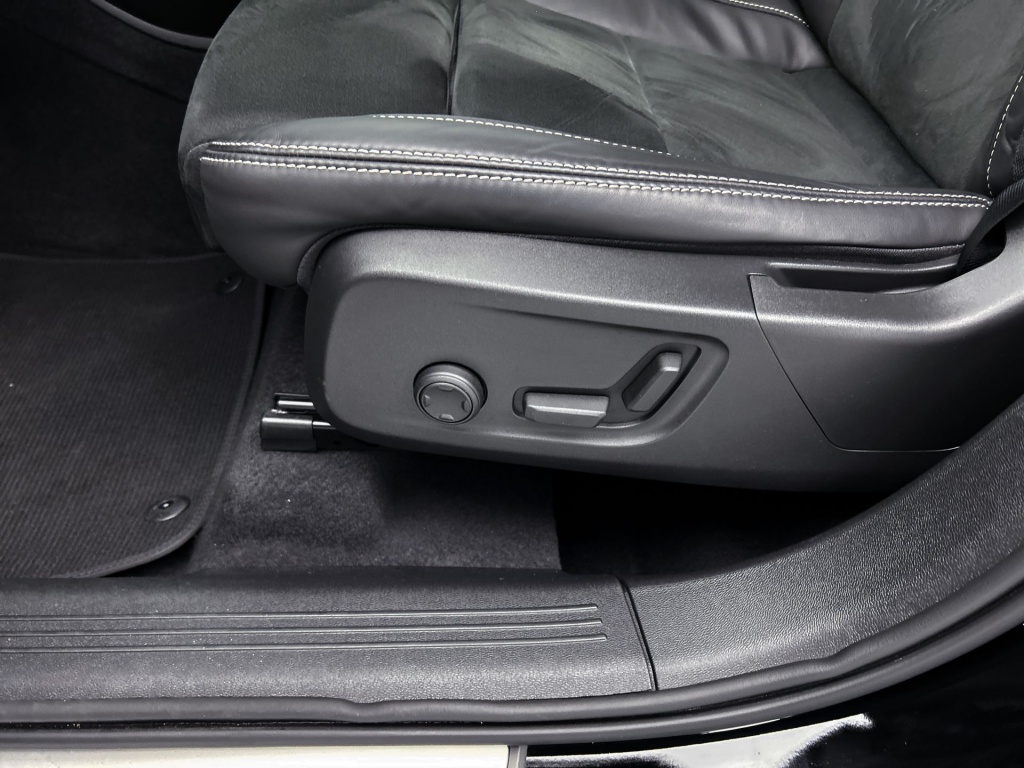 45429924 volvo xc40 1 5 t5 recharge r design ef36fd