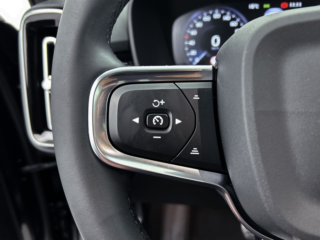 45429924 volvo xc40 1 5 t5 recharge r design f42cea