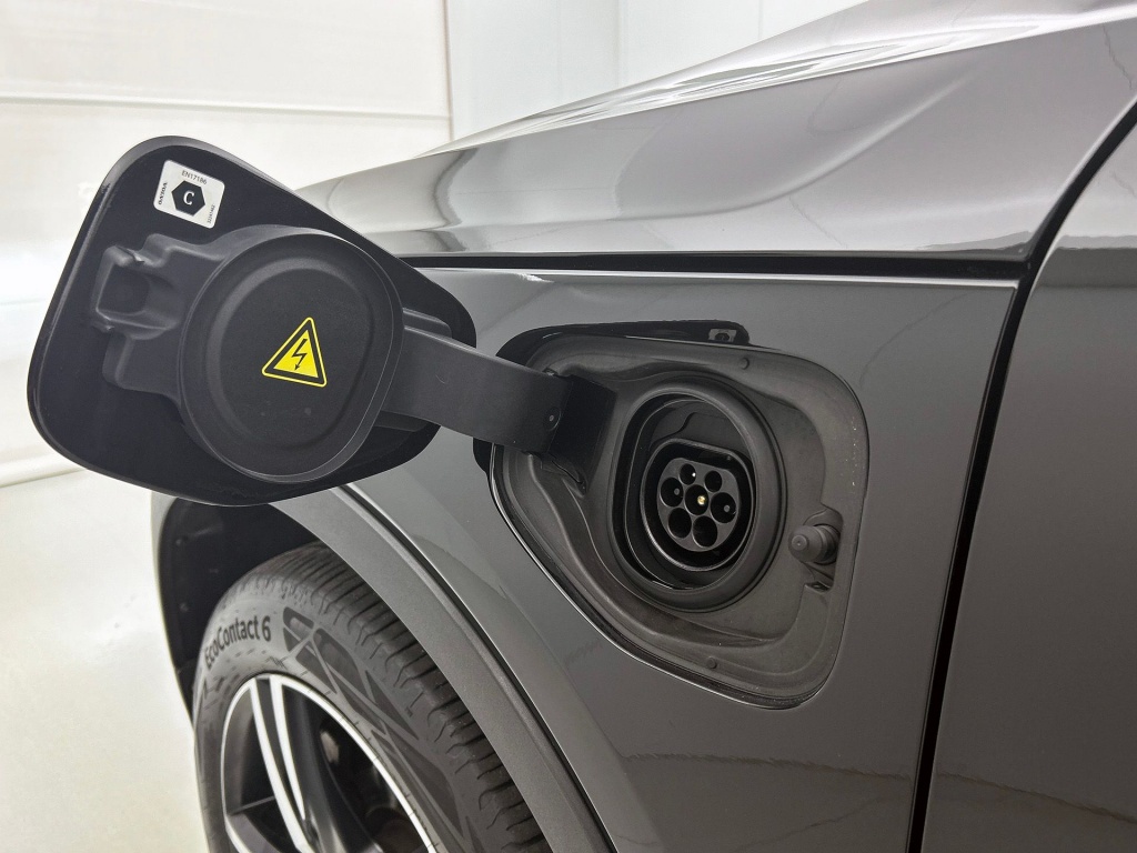 45831244 volvo xc40 1 5 t5 recharge r design 79ed09