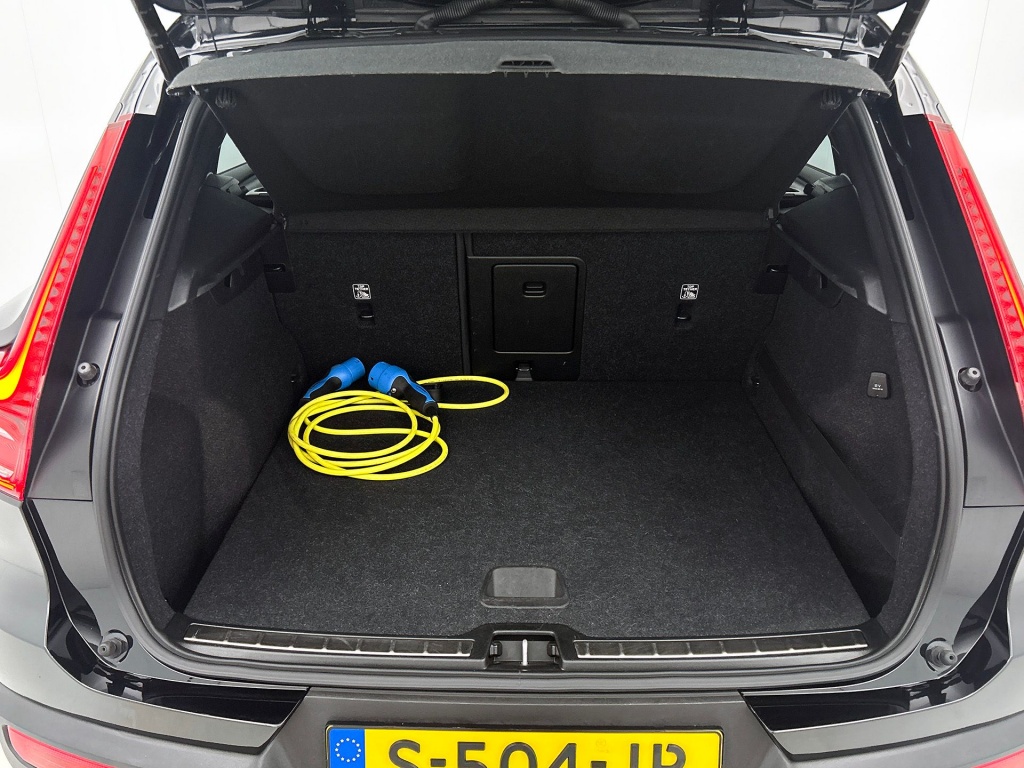 45831244 volvo xc40 1 5 t5 recharge r design 94