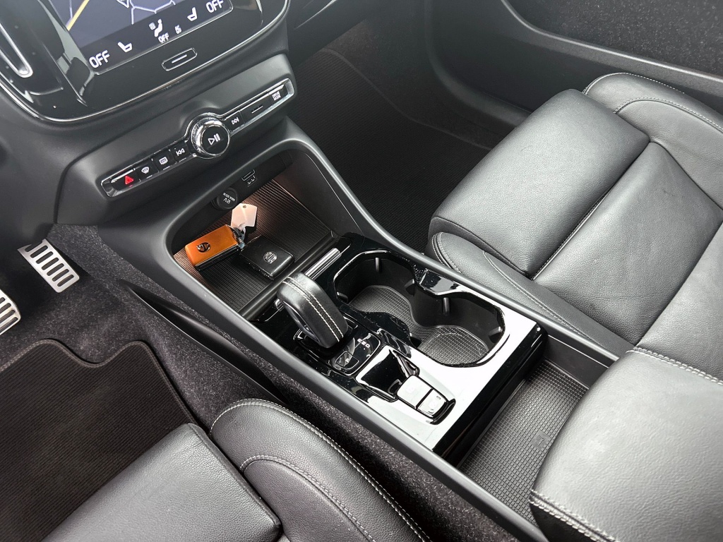 45831244 volvo xc40 1 5 t5 recharge r design 9 05