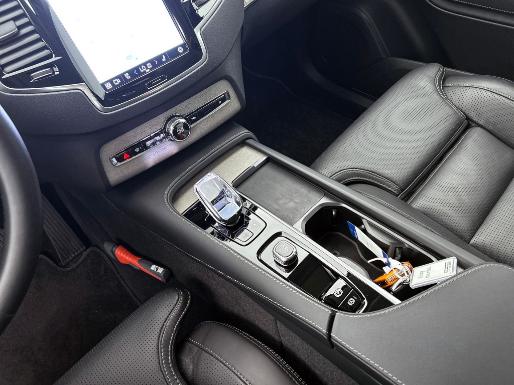 45880368 volvo xc90 2 0 t8 awd ultimate dark 9 07