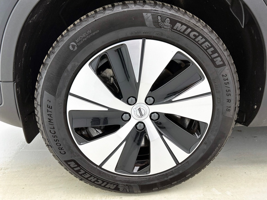 46060550 volvo xc40 1 5 t4 plus dark 410cd6