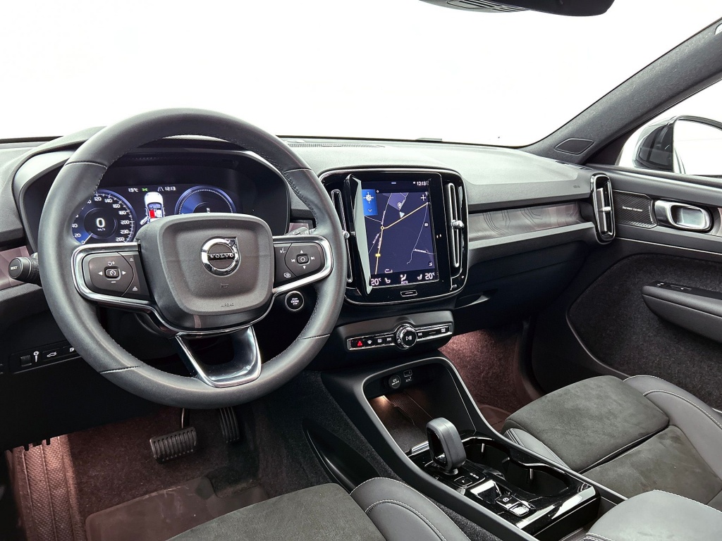 46060550 volvo xc40 1 5 t4 plus dark 4a6168