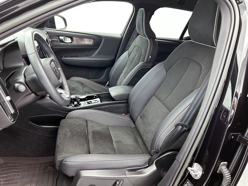 46060550 volvo xc40 1 5 t4 plus dark ec63f9