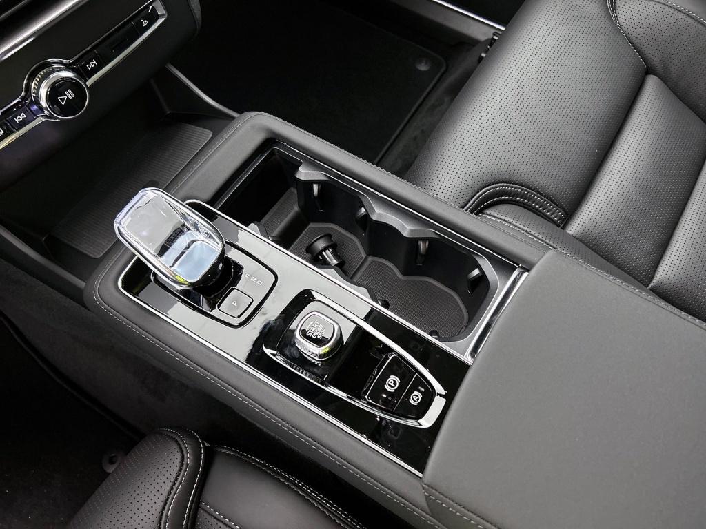 46513456 volvo xc90 2 0 t8 awd ultra dark voorraad bowers wilkins luchtvering 81