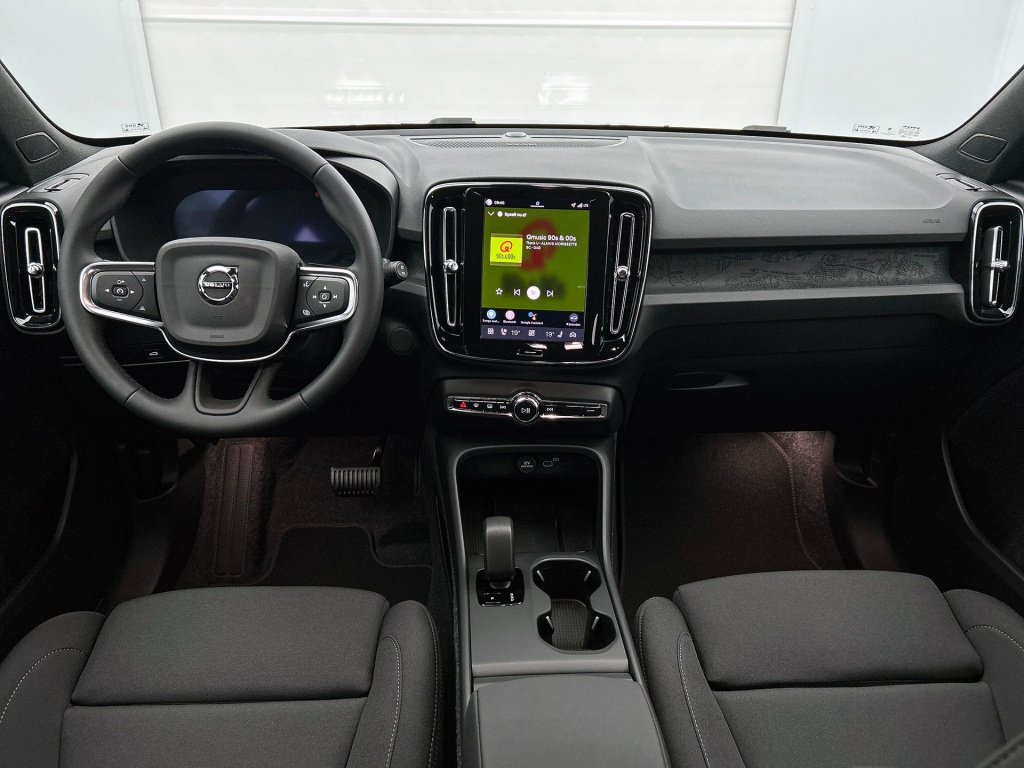 46536155 volvo ex40 extended range plus dark 82kwh 55
