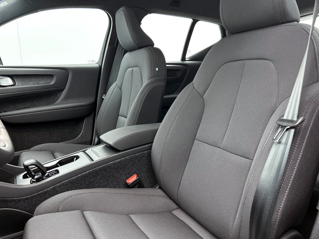 46536155 volvo ex40 extended range plus dark 82kwh 64