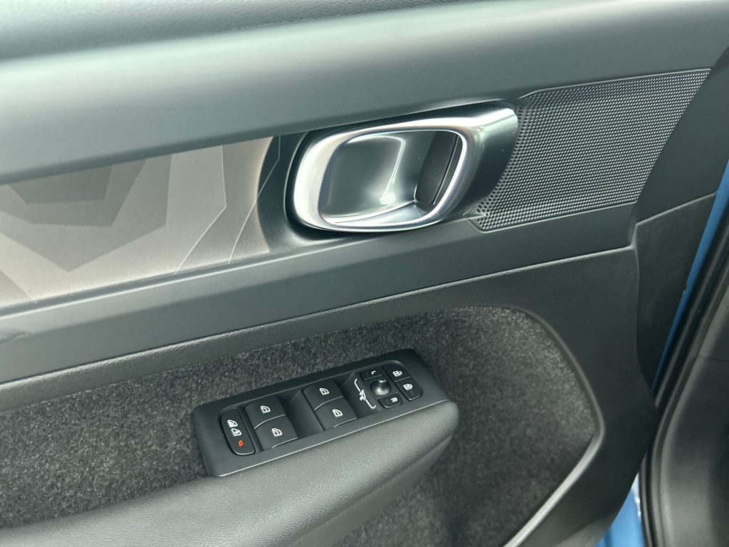 46688063 volvo c40 extended range plus 82 kwh trekhaak extra getint glas 963a38