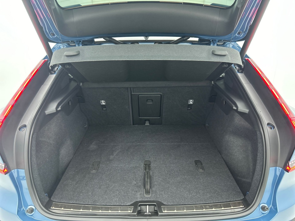 46688063 volvo c40 extended range plus 82 kwh trekhaak extra getint glas bffdd7