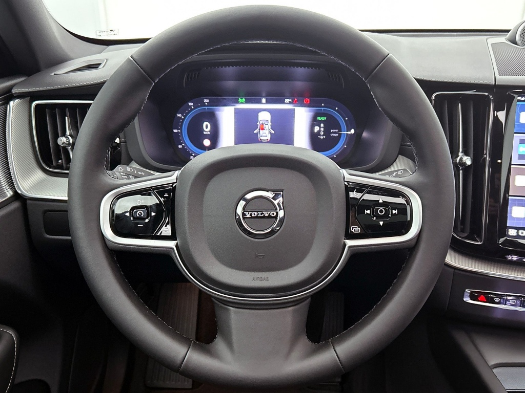 46843930 volvo xc60 2 0 t6 awd ultra black edition bowers wilkins luchtvering 94