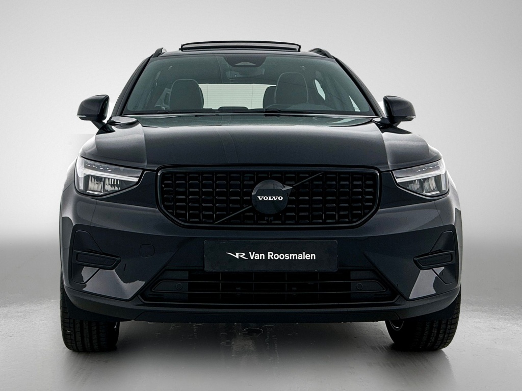 46844168 volvo xc40 2 0 b4 plus black edition 6 04