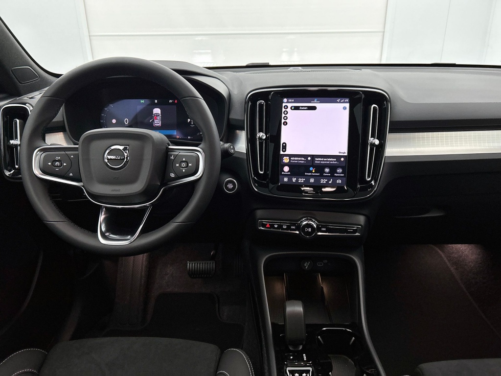 46844168 volvo xc40 2 0 b4 plus black edition 94