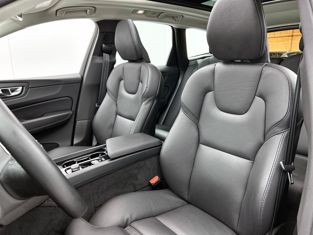 46893522 volvo xc60 2 0 t6 awd ultra dark 88