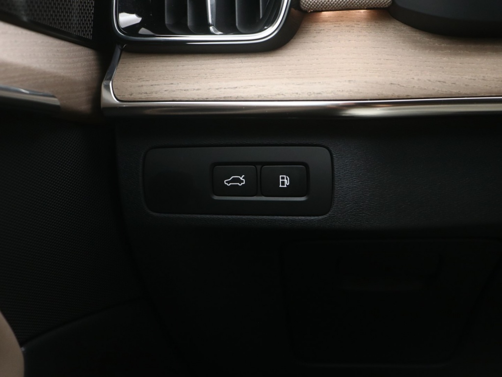47021368 volvo xc90 t8 plug in awd ultra dark luchtvering trekhaak massagestoe 05