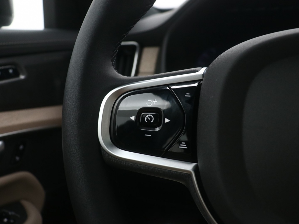 47021368 volvo xc90 t8 plug in awd ultra dark luchtvering trekhaak massagestoe 06