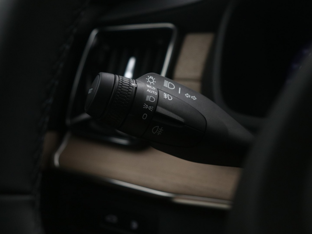 47021368 volvo xc90 t8 plug in awd ultra dark luchtvering trekhaak massagestoe 44