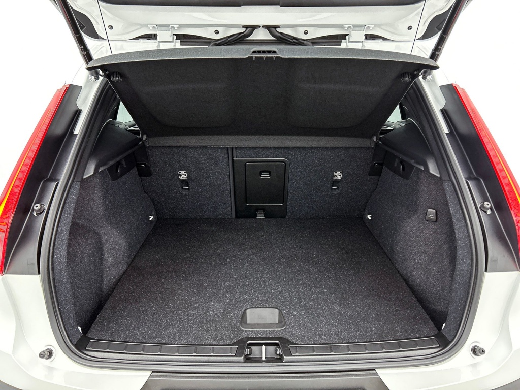 47259147 volvo xc40 xc40 t4 recharge plus dark leder memorystoelen harman kard 09