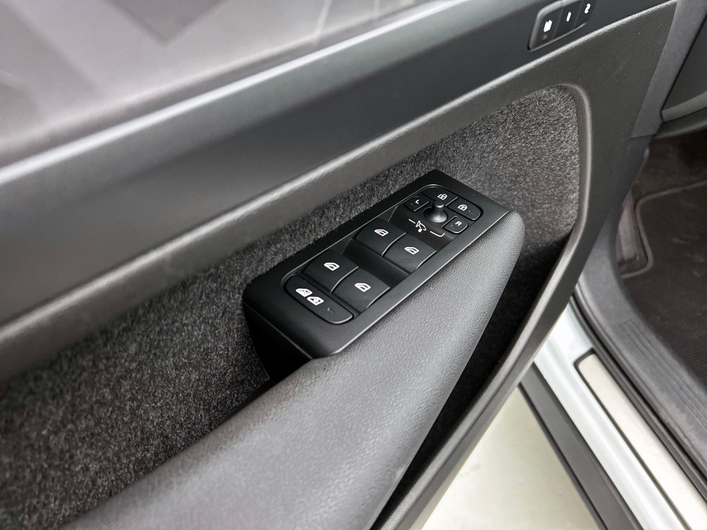 47259147 volvo xc40 xc40 t4 recharge plus dark leder memorystoelen harman kard 40