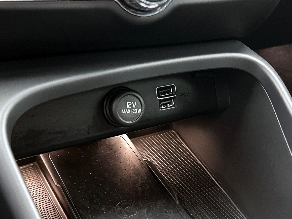 47259147 volvo xc40 xc40 t4 recharge plus dark leder memorystoelen harman kard 43