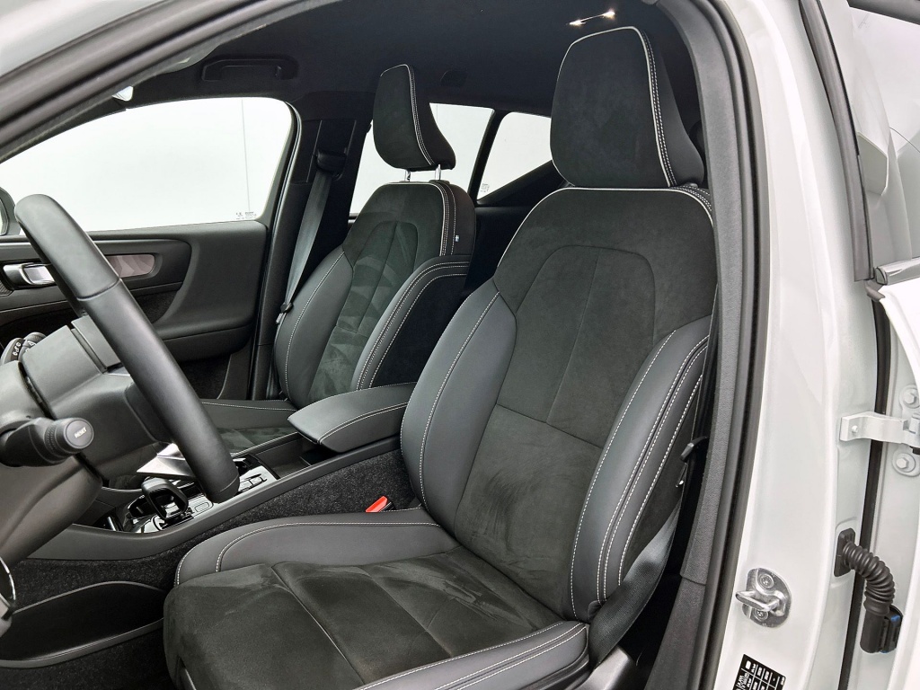 47259147 volvo xc40 xc40 t4 recharge plus dark leder memorystoelen harman kard 44