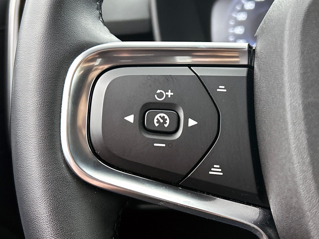 47259147 volvo xc40 xc40 t4 recharge plus dark leder memorystoelen harman kard 7 01