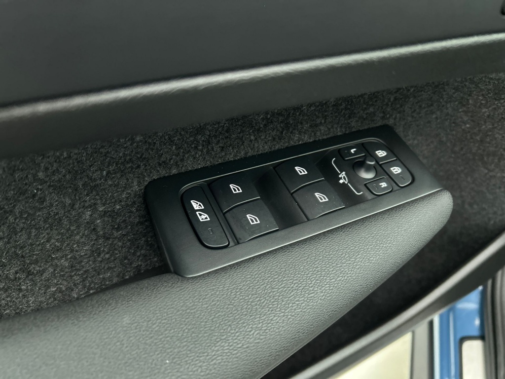 47375350 volvo xc40 2 0 b4 plus dark trekhaak elek verstelbare stoelen 64