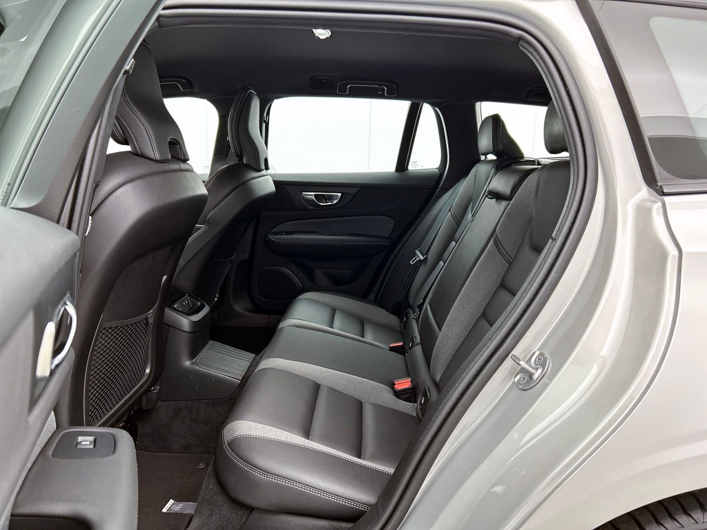 47443724 volvo v60 2 0 t6 plus dark trekhaak sport leder 360 blis pilot 355d60