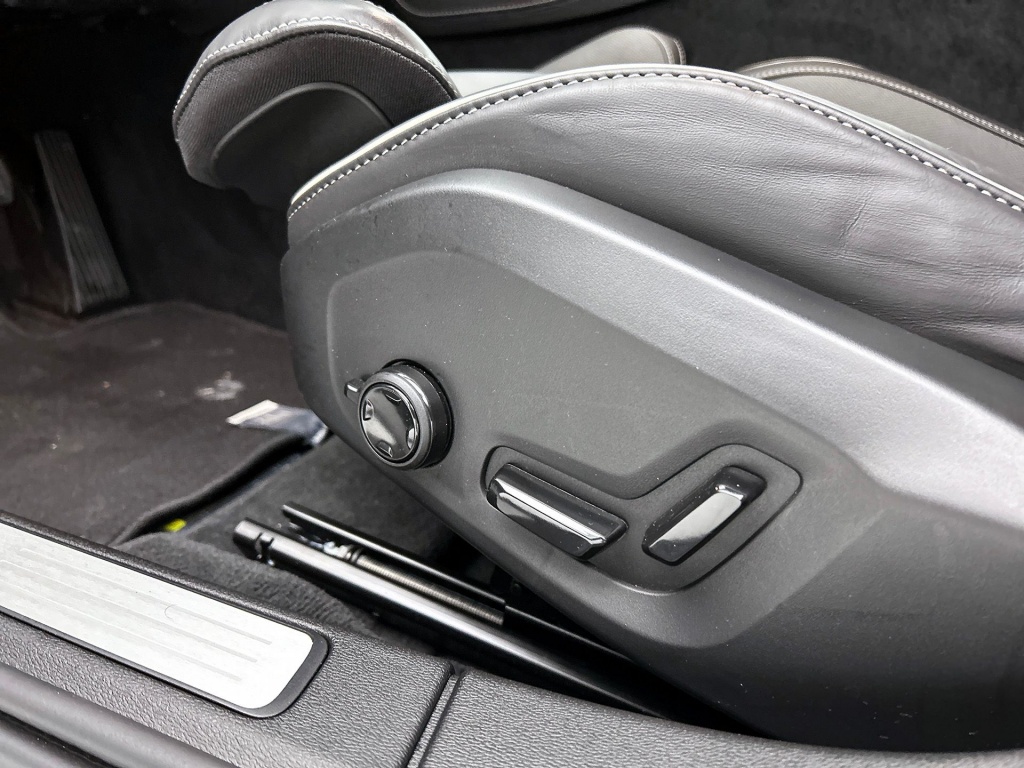 47443724 volvo v60 2 0 t6 plus dark trekhaak sport leder 360 blis pilot 3c1514