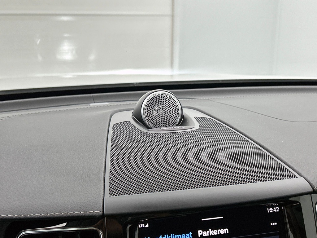 47507698 volvo xc60 t6 recharge awd ultimate dark bowers wilkins luchtvering 532e3a