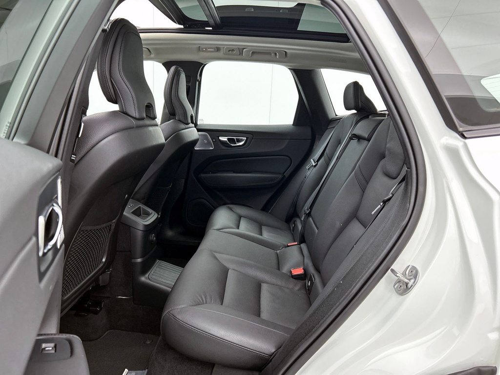 47507698 volvo xc60 t6 recharge awd ultimate dark bowers wilkins luchtvering a4d6cc