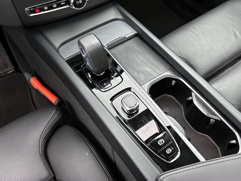 47507698 volvo xc60 t6 recharge awd ultimate dark bowers wilkins luchtvering d28e0a