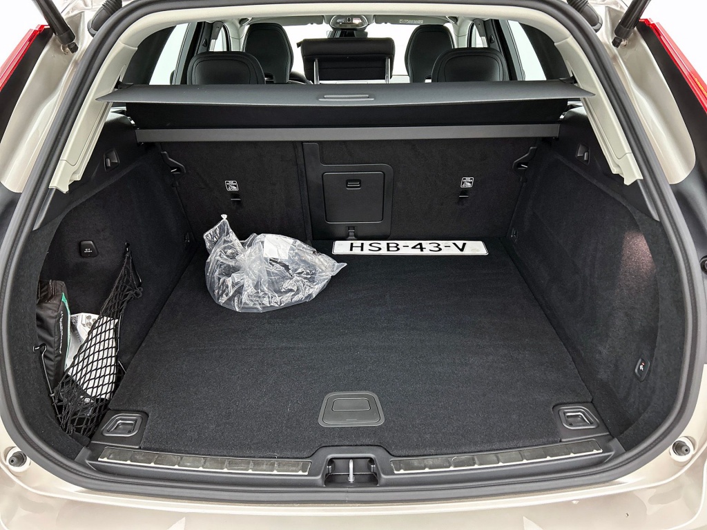 47512479 volvo xc60 t6 awd ultra dark 360 trekhaak 87a6ae