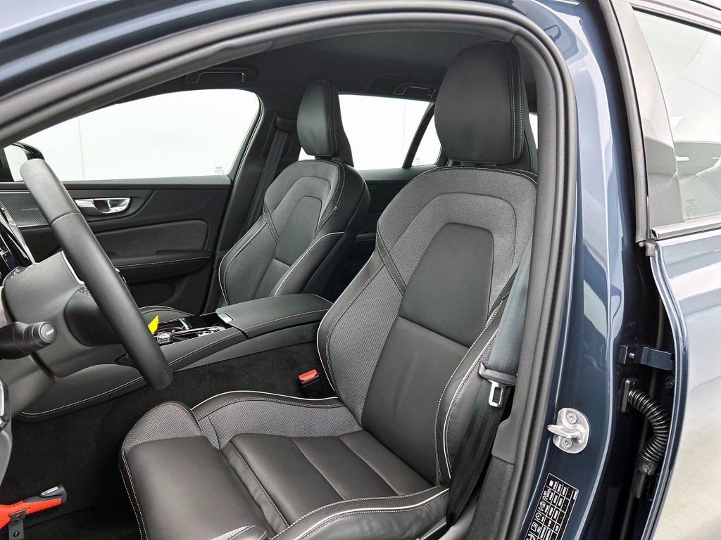 47513318 volvo v60 2 0 t6 plus dark trekhaak sport leder 360 blis pilot 161e1c